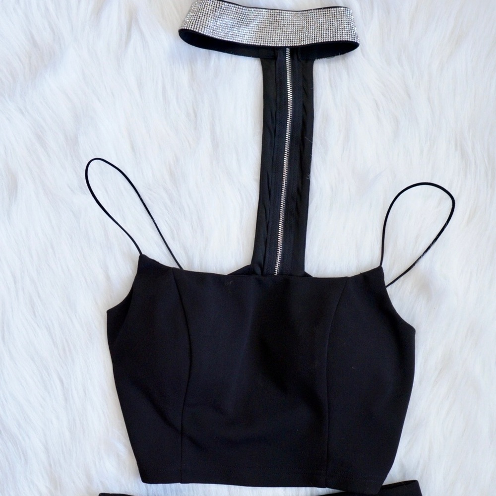 Women’s 2 Piece Set Black Crop Top & Belted Skirt w/ Jeweled Choker - Picture 7 of 12